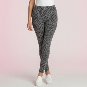 Victoria's Secret Pink Yoga Leggings Aztec Design Black & White Size Large